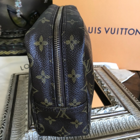 Gorgeous Louis Vuitton Unisex Trousse 28 Toiletries Bag Cosmetic Case - Picture 7 of 15